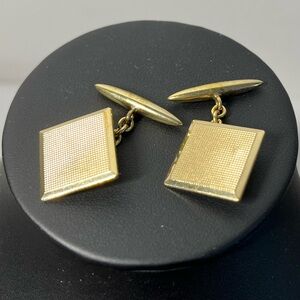 Vintage Gold Square Cufflinks. Chain. Classic